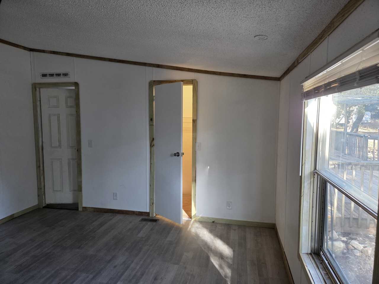 469 W Clark St #NA - Photo 4 of 10
