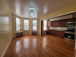 featured image of 214 Moffat St #2