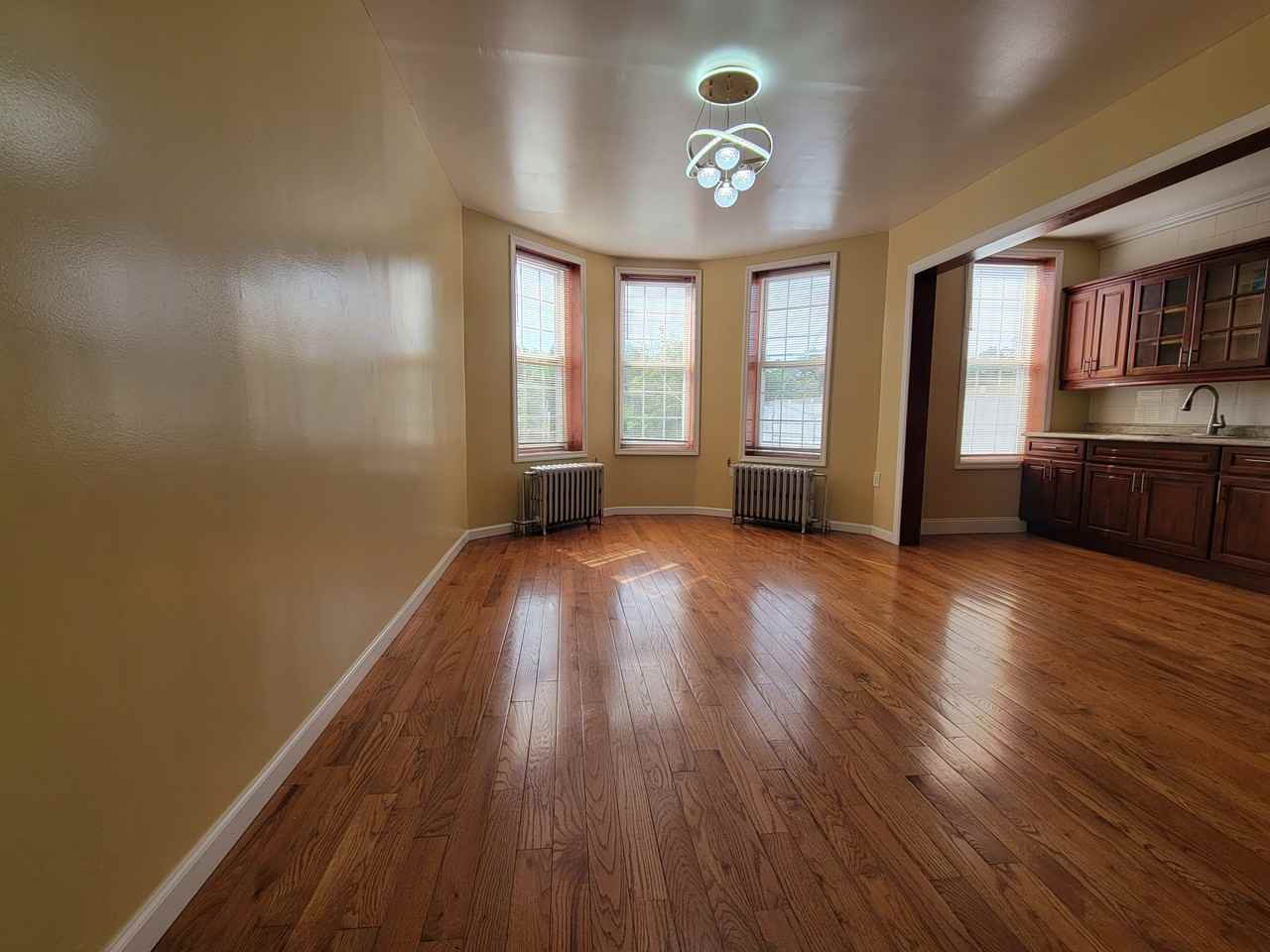 214 Moffat St #2 - Photo 4 of 11