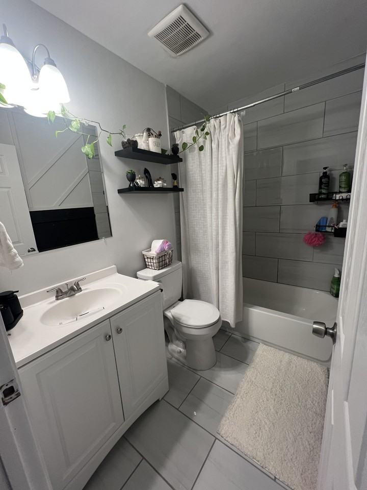 204 Dunteman Dr #302 - Photo 2 of 5