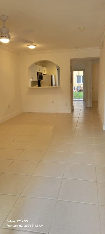970 Ne 34th Ave #NA - Photo 2 of 27