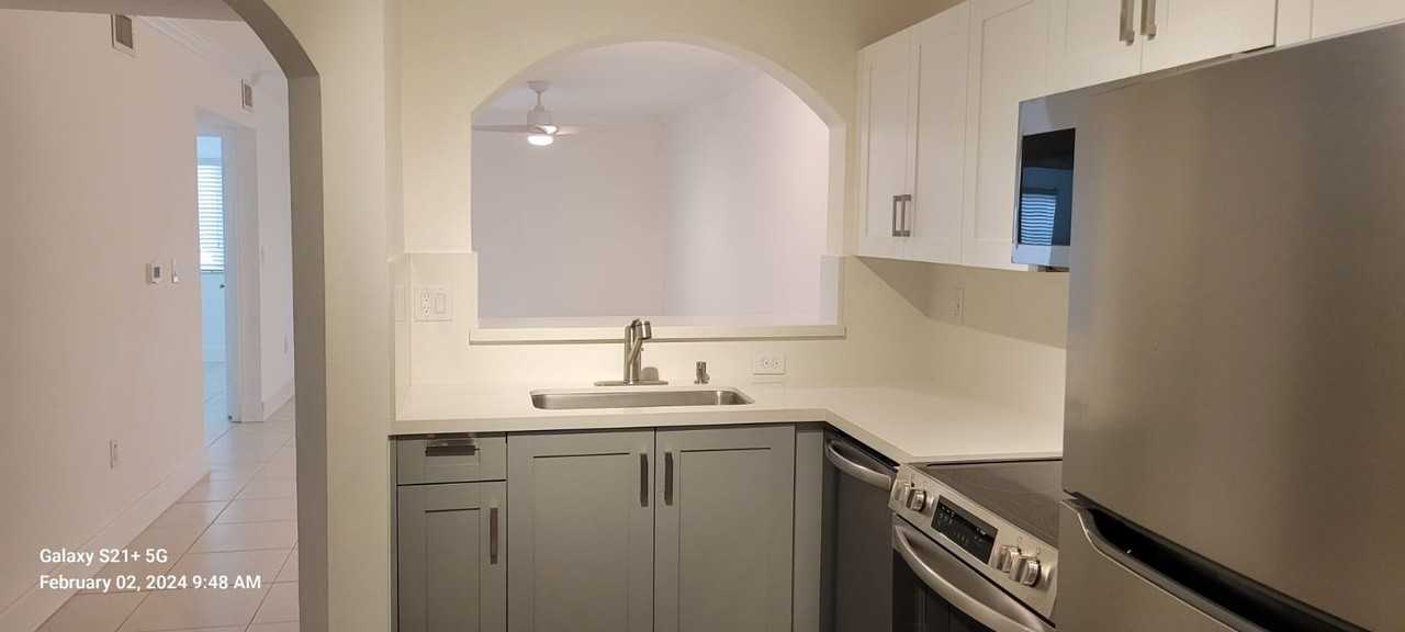 970 Ne 34th Ave #NA - Photo 3 of 27