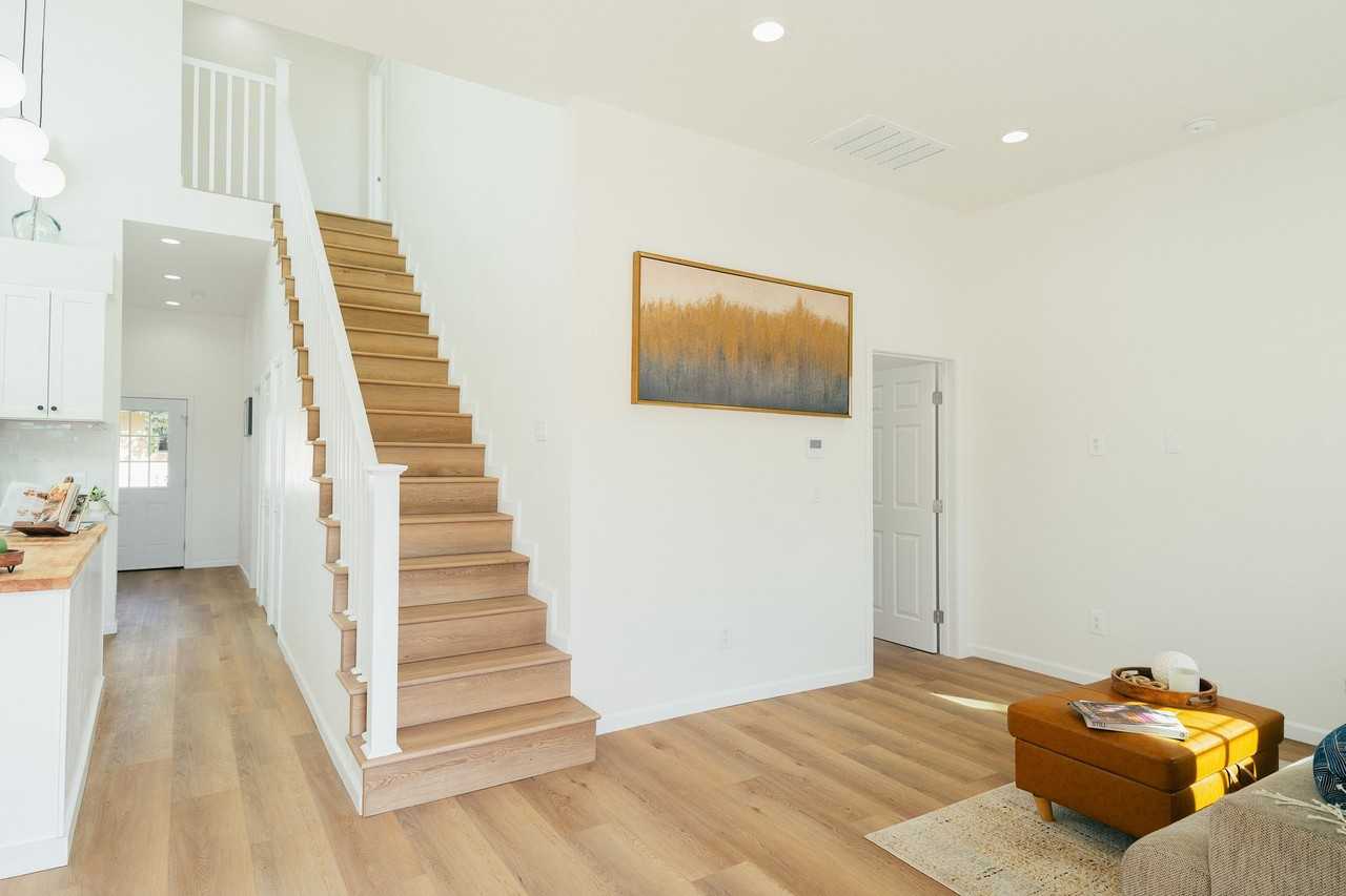 175 E Villa St - Photo 5 of 16