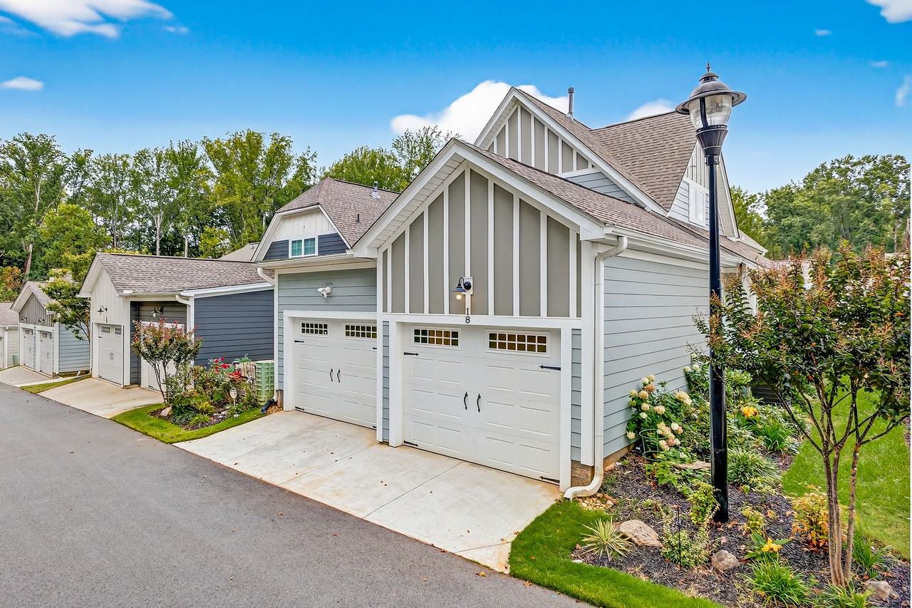 18 Cottage Knoll Cir #NA - Photo 3 of 31