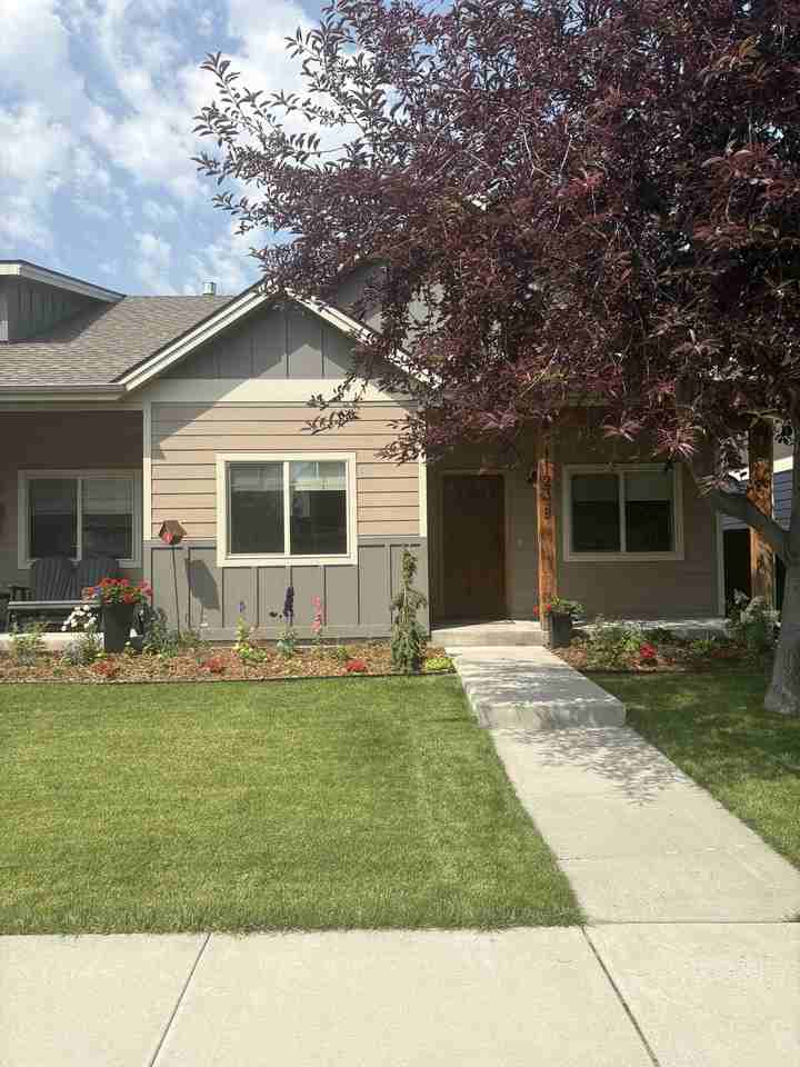 1123 Forestglen Dr #B - Photo 2 of 20