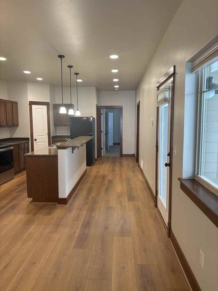 1123 Forestglen Dr #B - Photo 3 of 20
