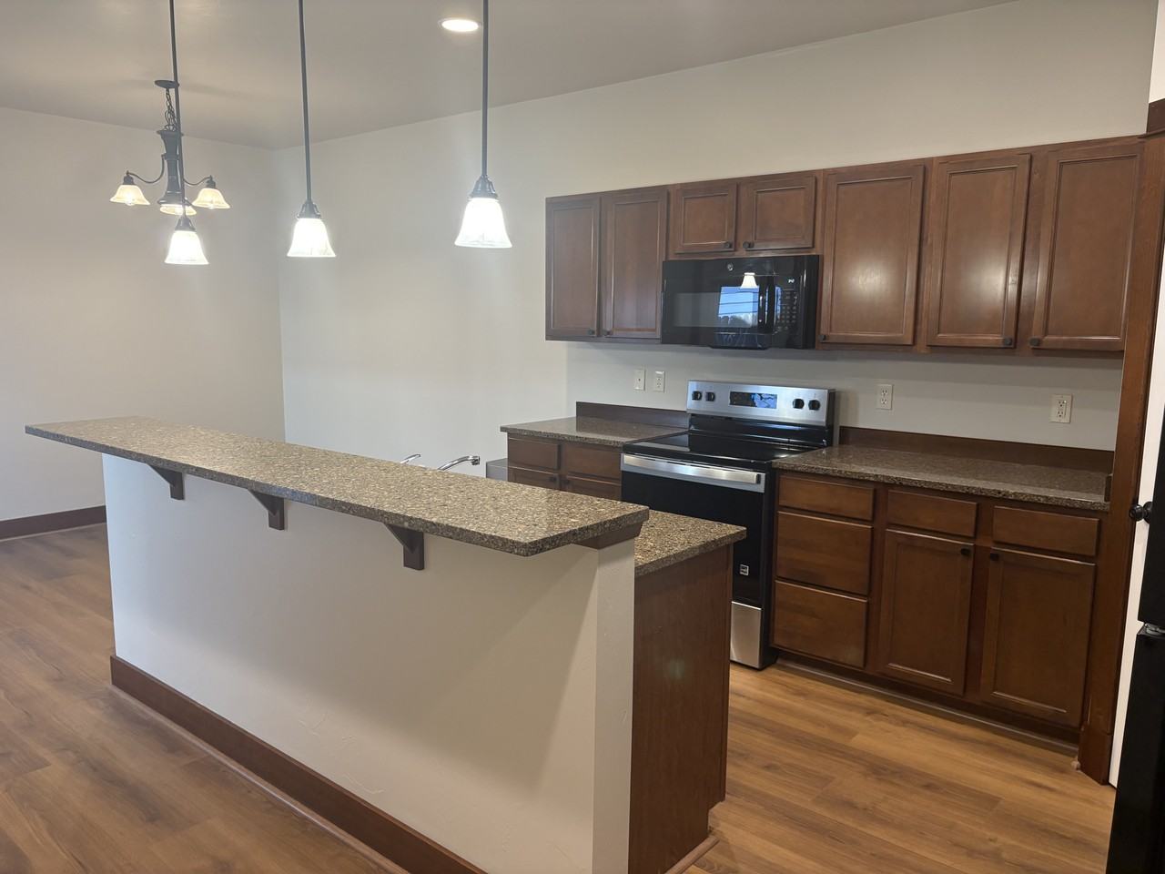 1123 Forestglen Dr #B - Photo 4 of 20