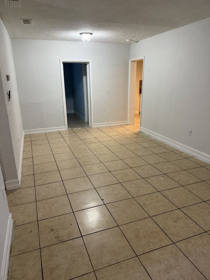 3712 Columbia St #NA - Photo 6 of 15