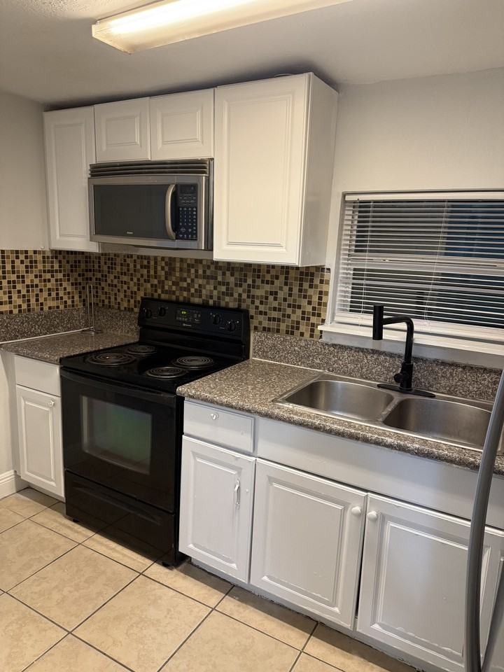 3712 Columbia St #NA - Photo 7 of 15