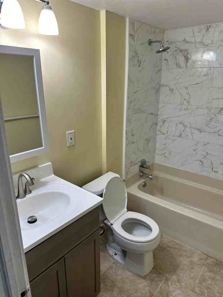 76 S Woodland Ave #B - Photo 2 of 12