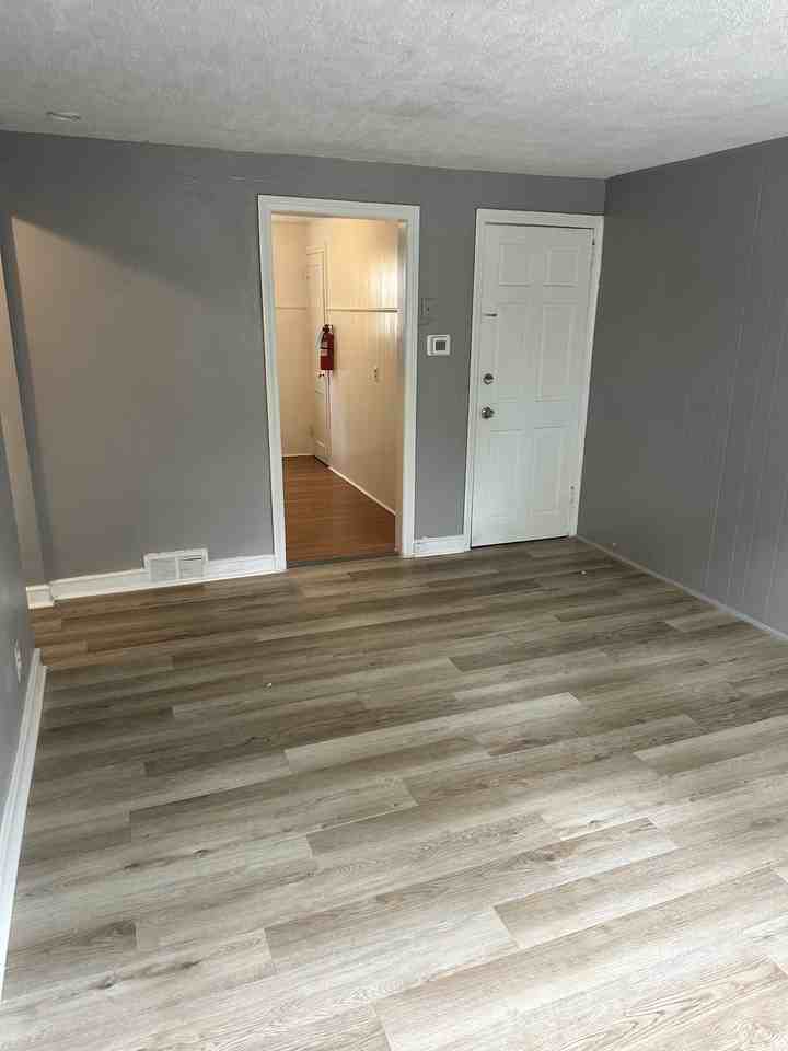76 S Woodland Ave #B - Photo 4 of 12