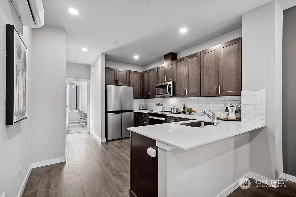 9622 19th Ave Se #E - Photo 6 of 18