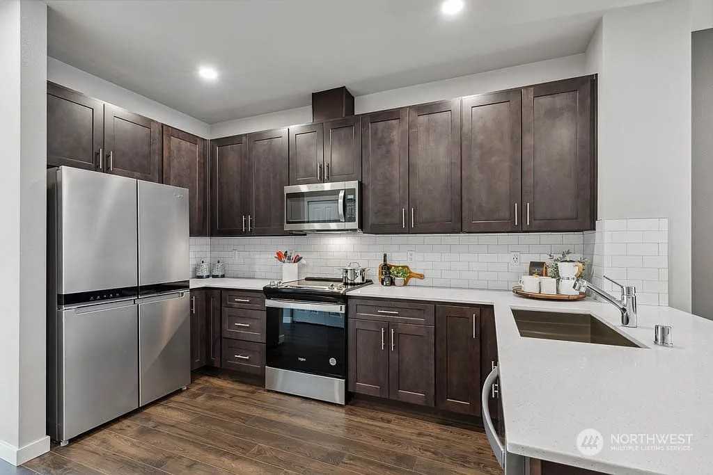 9622 19th Ave Se #E - Photo 7 of 18
