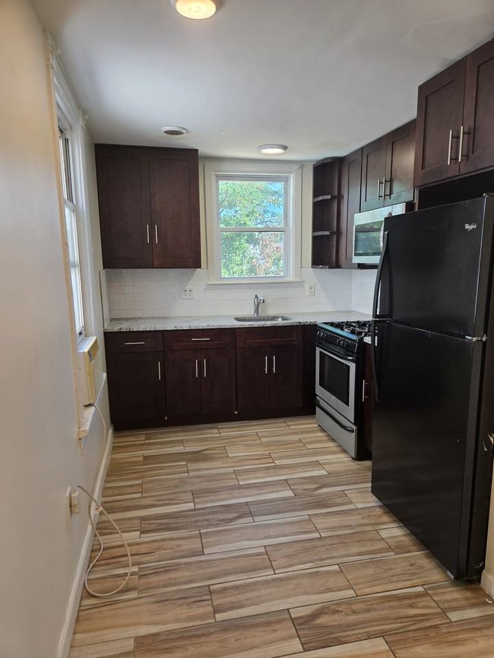 408 W Side Ave - Photo 2 of 7