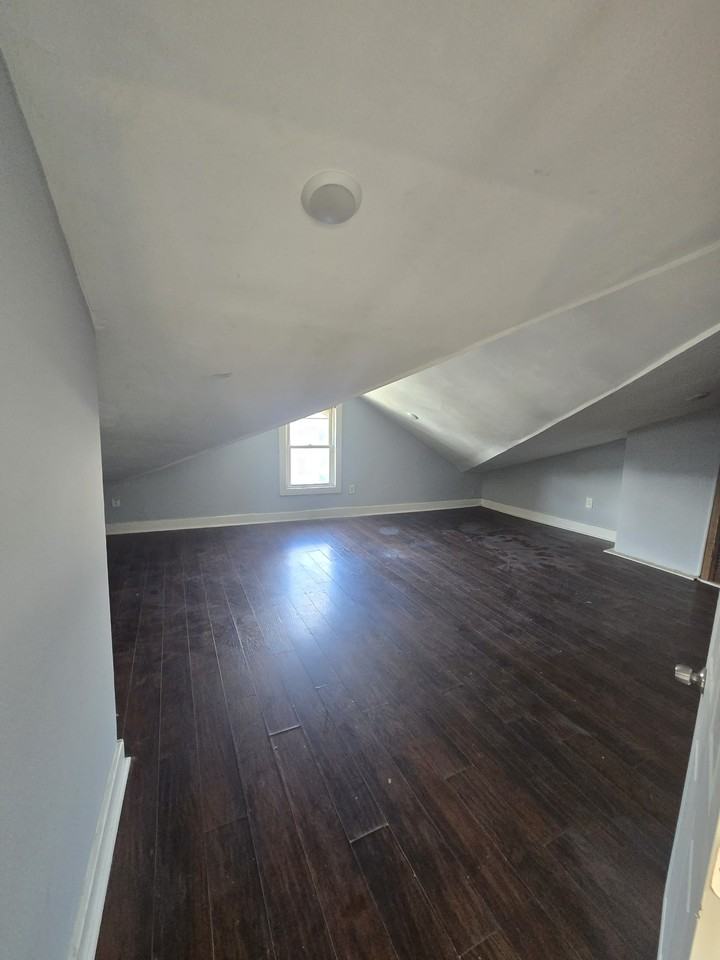 408 W Side Ave - Photo 4 of 7
