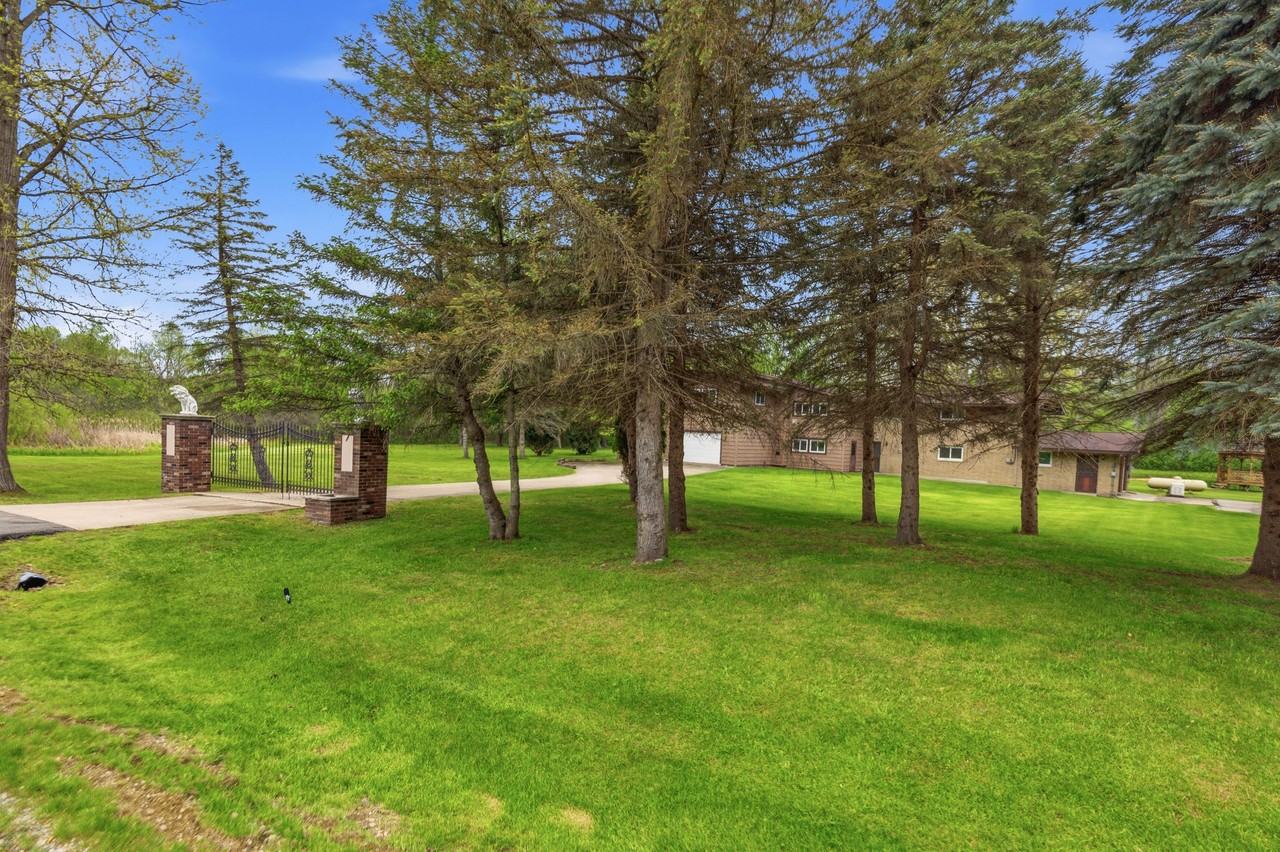 1392 Maple Grove Rd #NA - Photo 5 of 48