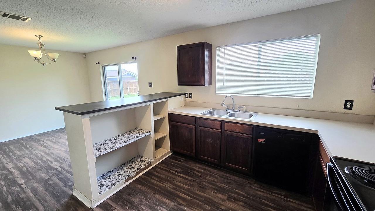 8103 Zephyr Ct #NA - Photo 6 of 17