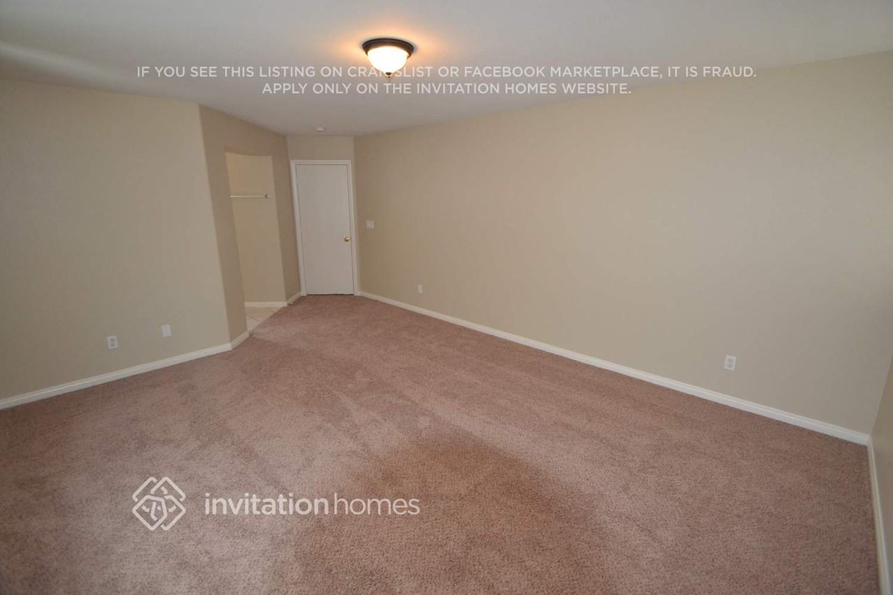 7827 Palace Monaco Ave - Photo 3 of 5