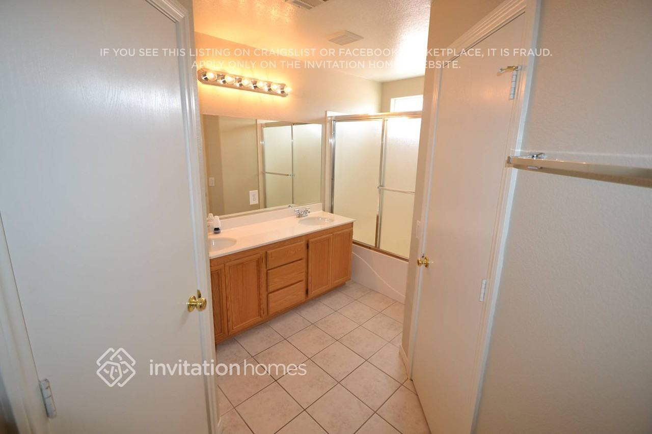 7827 Palace Monaco Ave - Photo 4 of 5