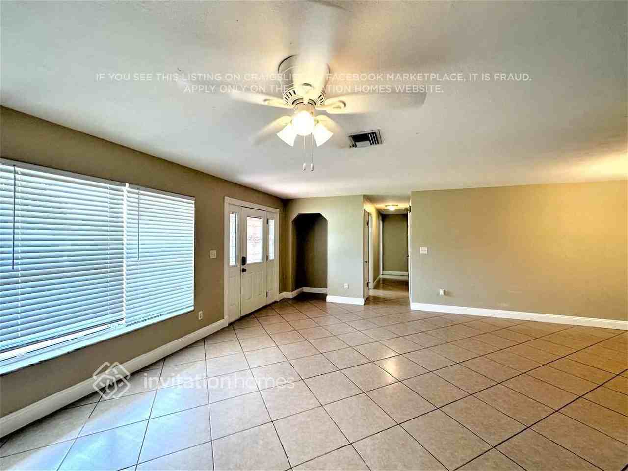 1324 W Hartley Cir - Photo 3 of 21