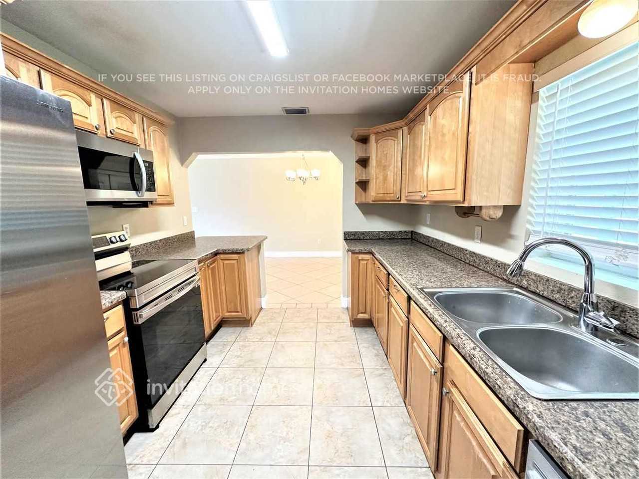 1324 W Hartley Cir - Photo 6 of 21