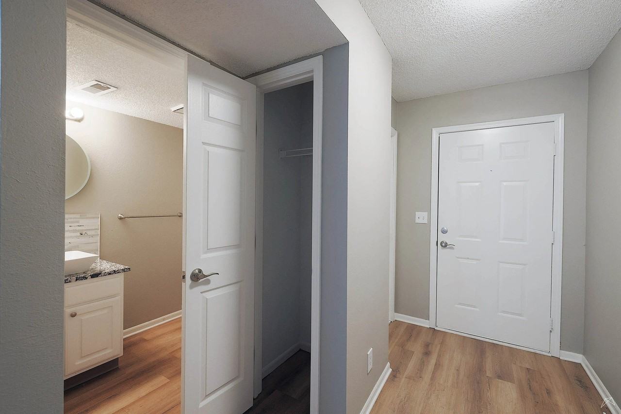 Chestnut Heights Townhomes - Photo 6 of 50