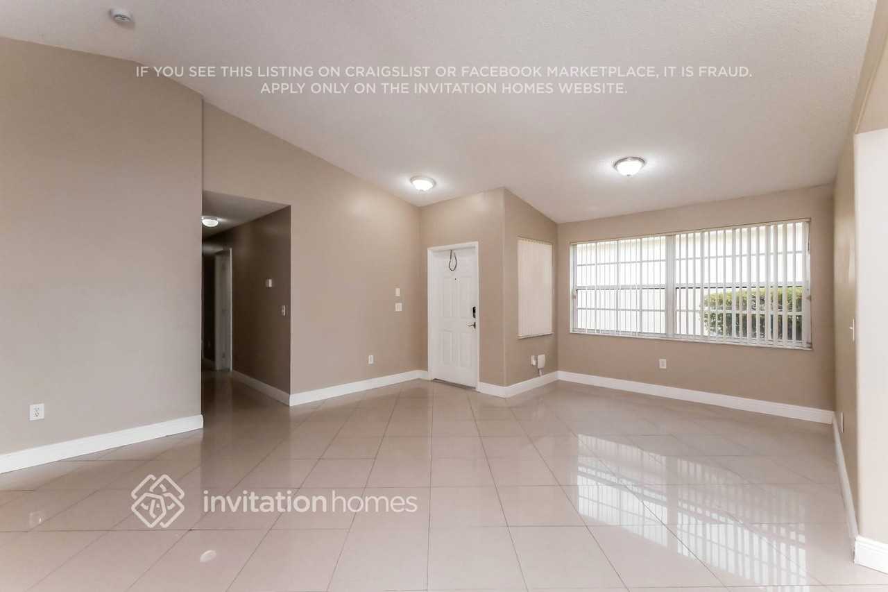 1544 Nw 158th Ave - Photo 4 of 17