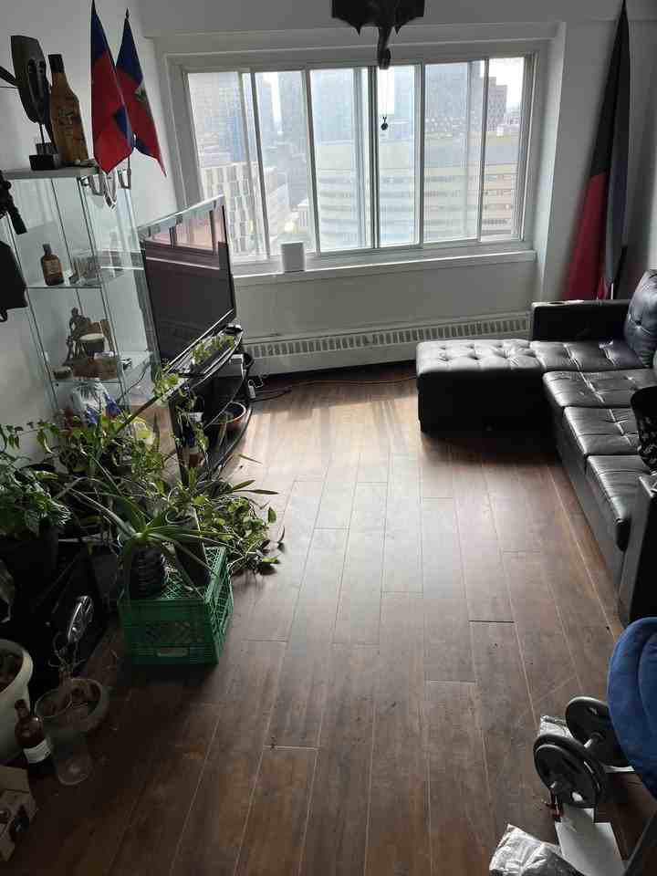175 Rue Sherbrooke Ouest - Photo 3 of 10