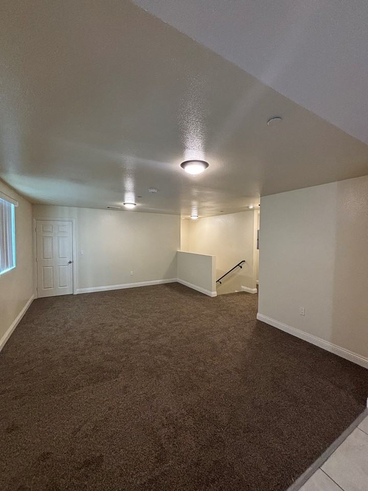 428 West 75th Street - Photo 4 of 17