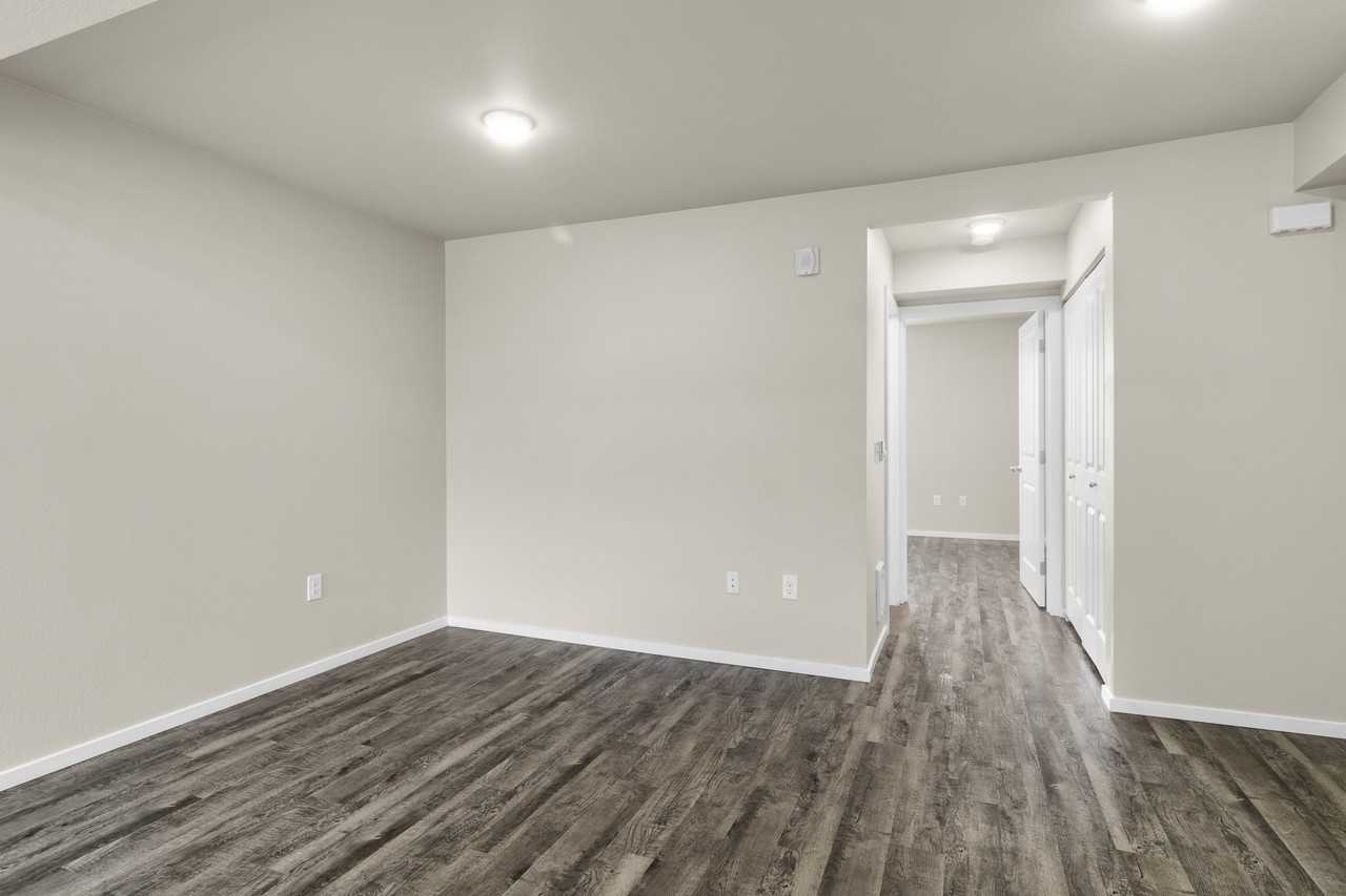 2345 Allenmore Brownstones 2345 State Street  - 105 - Photo 4 of 32