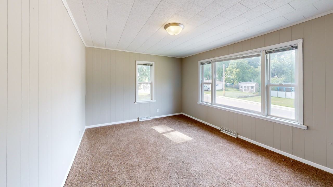 1303 Hemlock Ave #1 - Photo 2 of 9