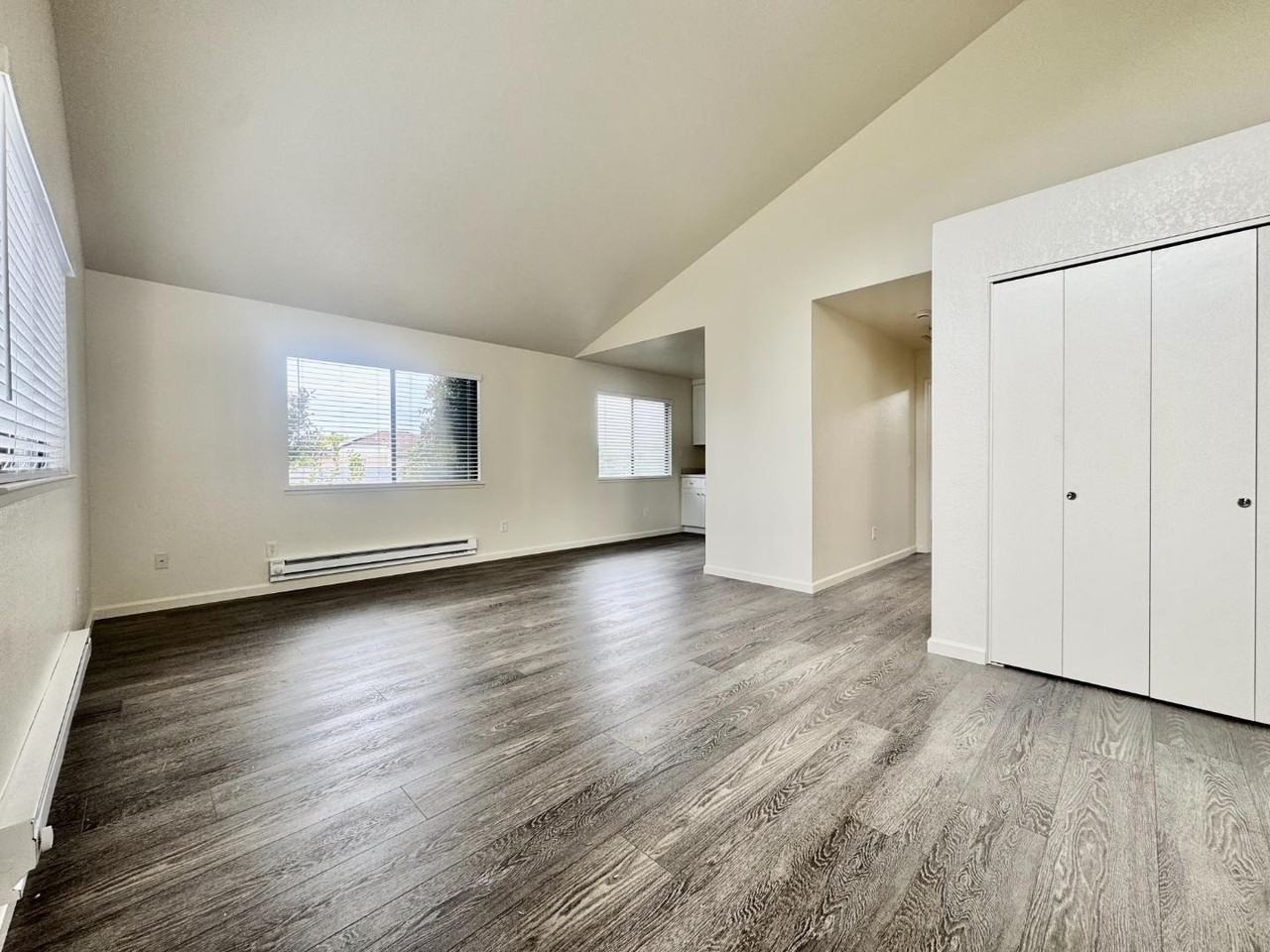 412 Ramona Ave - Photo 6 of 10