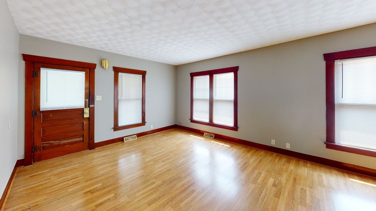 517 Squires Ave #1 - Photo 3 of 12