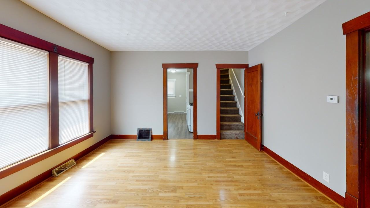 517 Squires Ave #1 - Photo 4 of 12