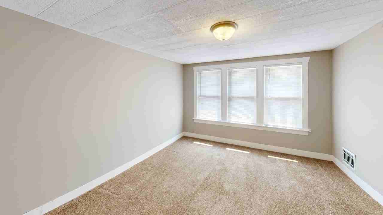 517 Squires Ave #1 - Photo 6 of 12