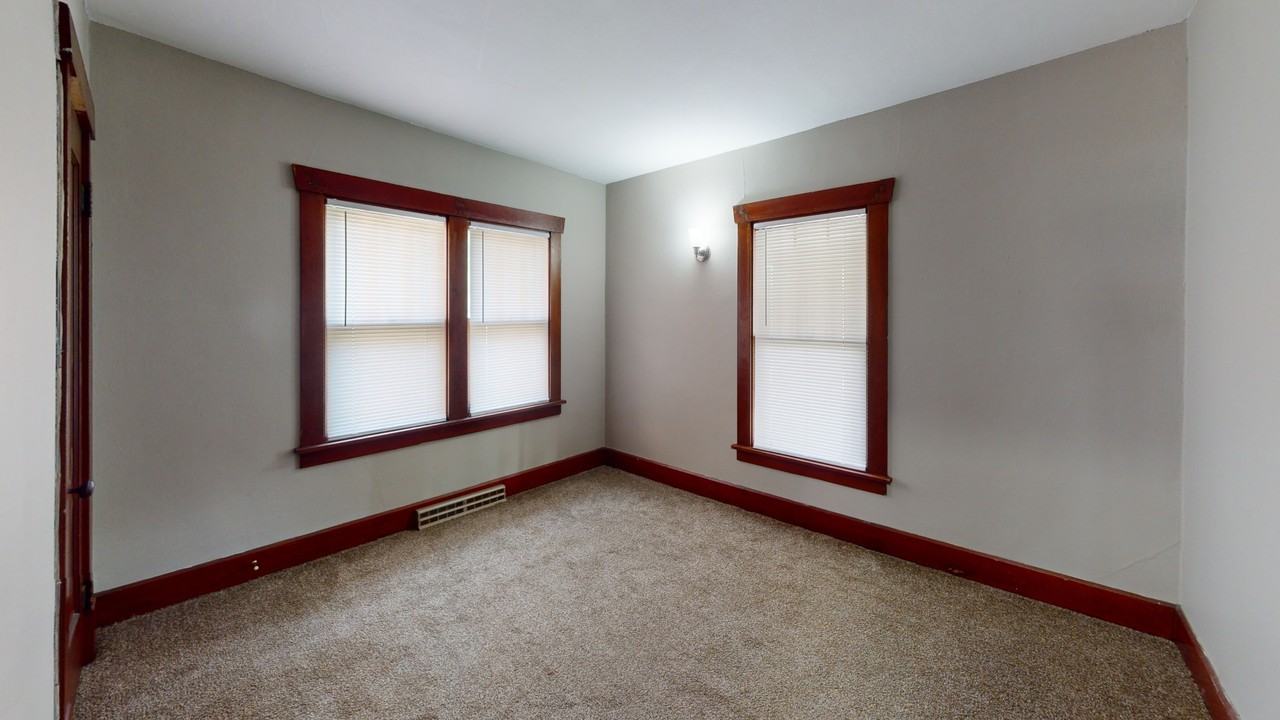 517 Squires Ave #1 - Photo 7 of 12