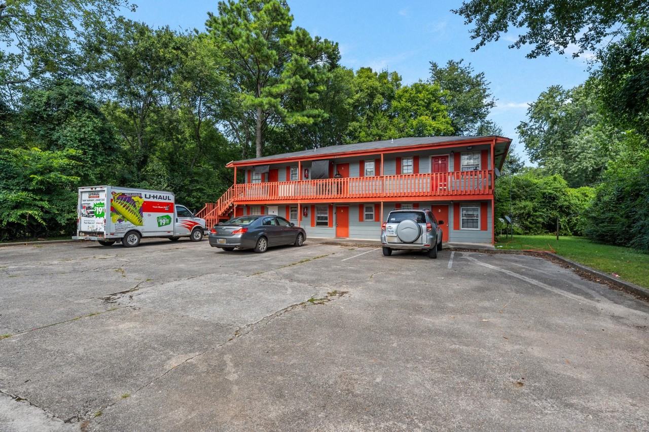 3911 Patton Road Southwest - Photo 4 of 10