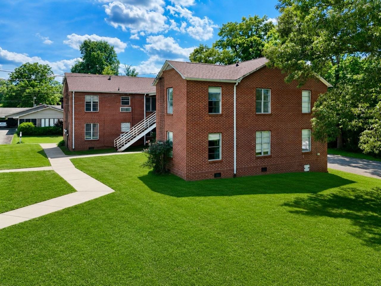 124 Olcott Ave - Photo 4 of 17