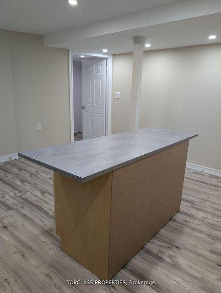 76 Samandria Avenue - Photo 3 of 10