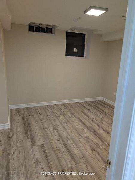 76 Samandria Avenue - Photo 6 of 10