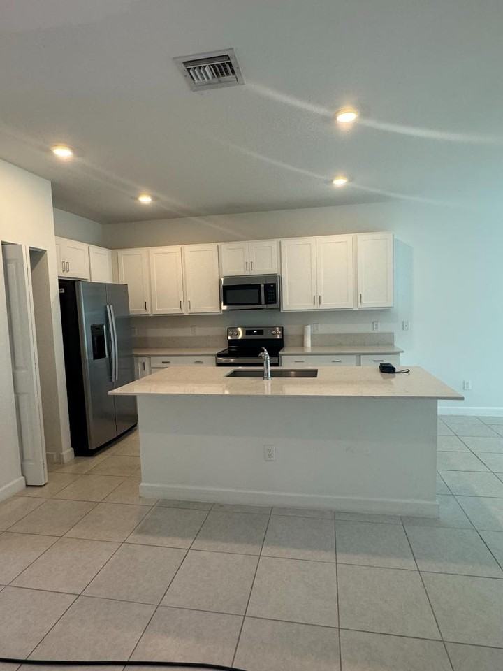 4589 Meyerson Pl - Photo 5 of 19