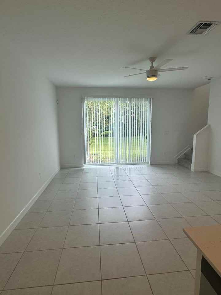 4589 Meyerson Pl - Photo 7 of 19