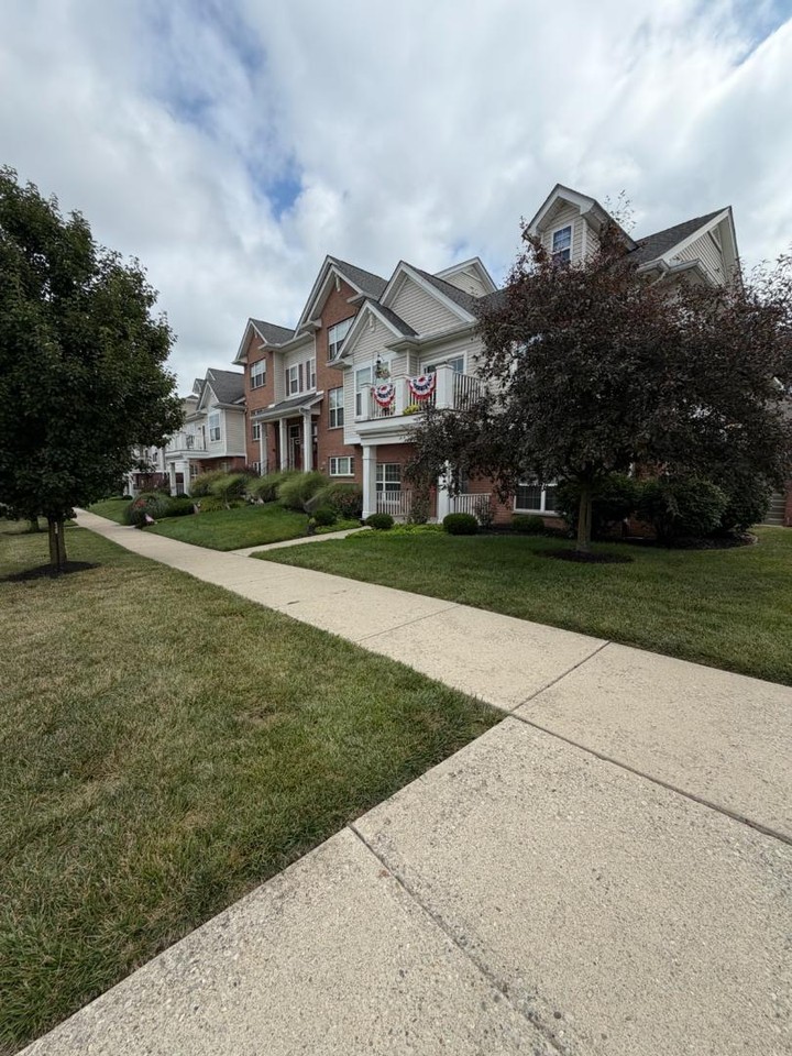 2684 Hibiscus way - Photo 2 of 4