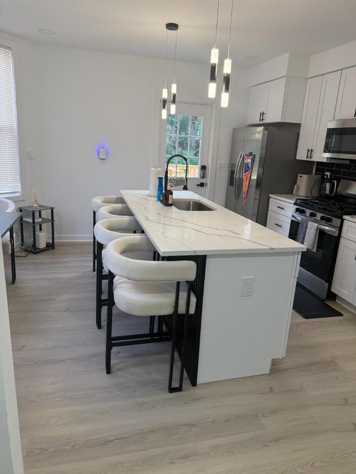 Campus-Convenient Student Rooms – 4 Bedrooms Available at 2903 E Cold Spring Lane - Photo 3 of 10