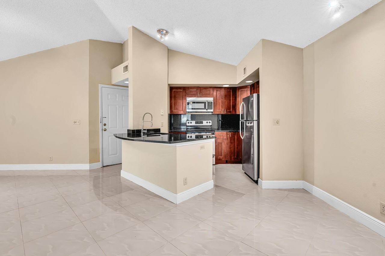 3340 Pinewalk Dr N #1 - Photo 4 of 50