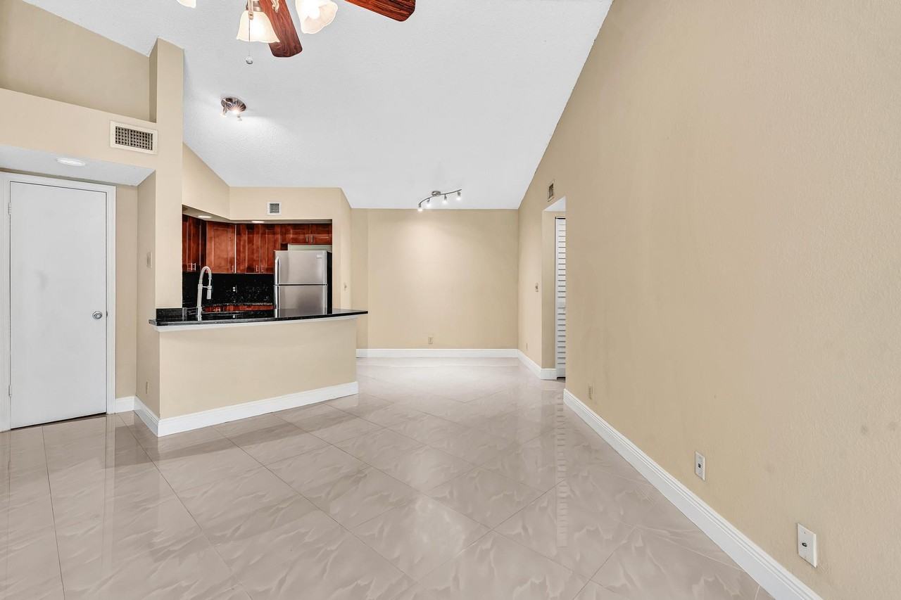 3340 Pinewalk Dr N #1 - Photo 5 of 50