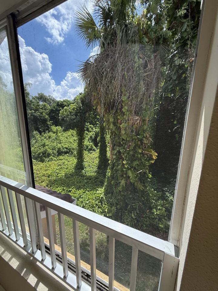 2440 Nw 33rd St - Photo 7 of 50