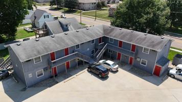 featured image of 210 E Vernon Ave