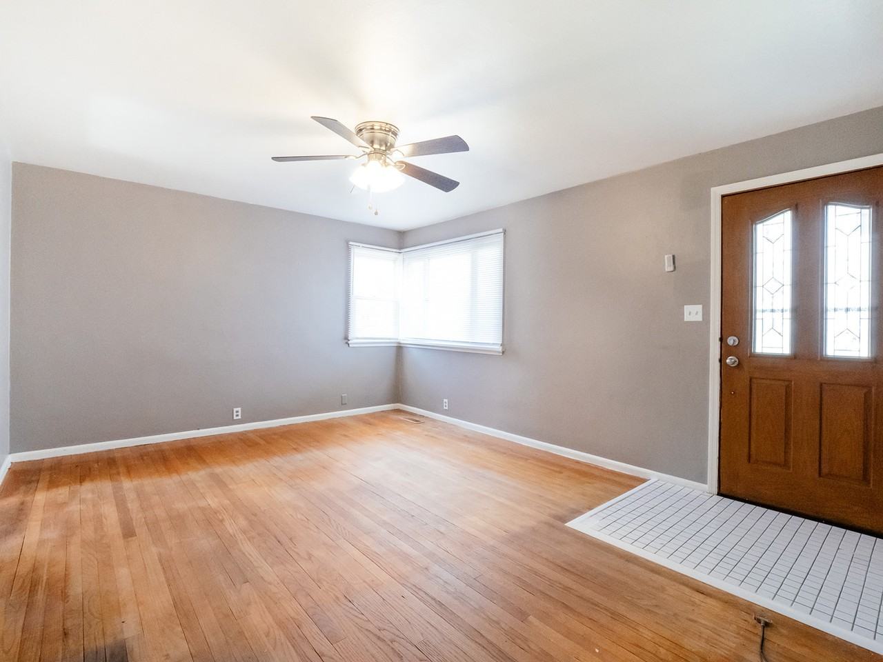 1015 Brough Ave #1 - Photo 5 of 10