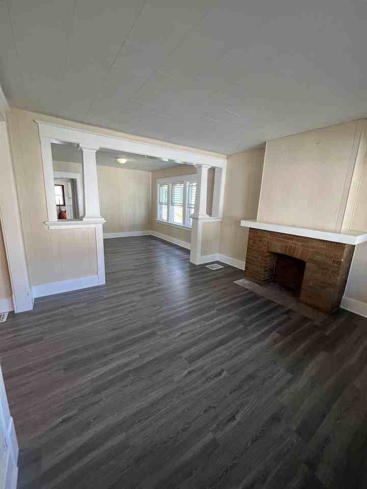 310 Chelsea Pl #1 - Photo 4 of 21